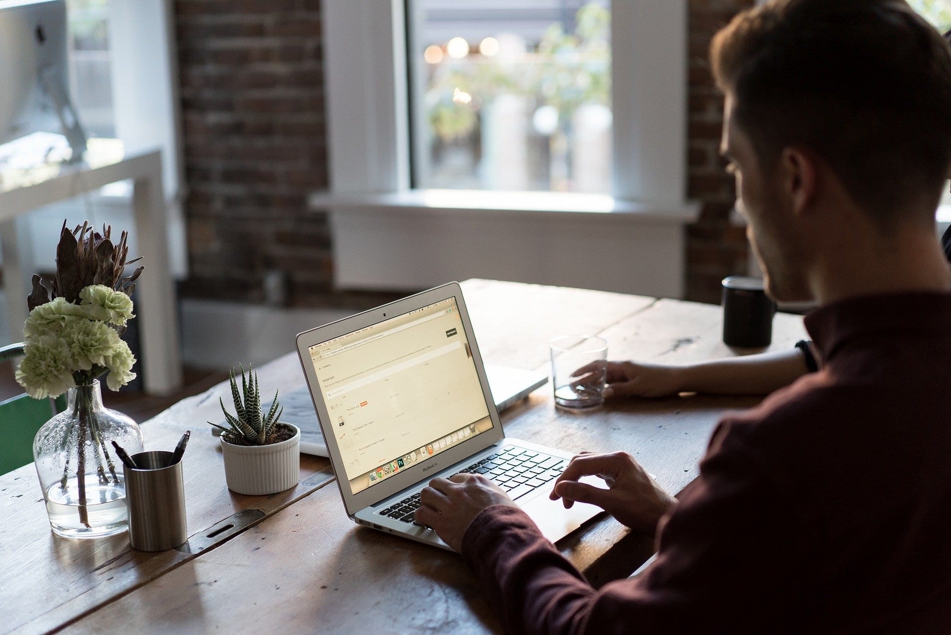 4 Tips for Successfully Managing Remote Employees