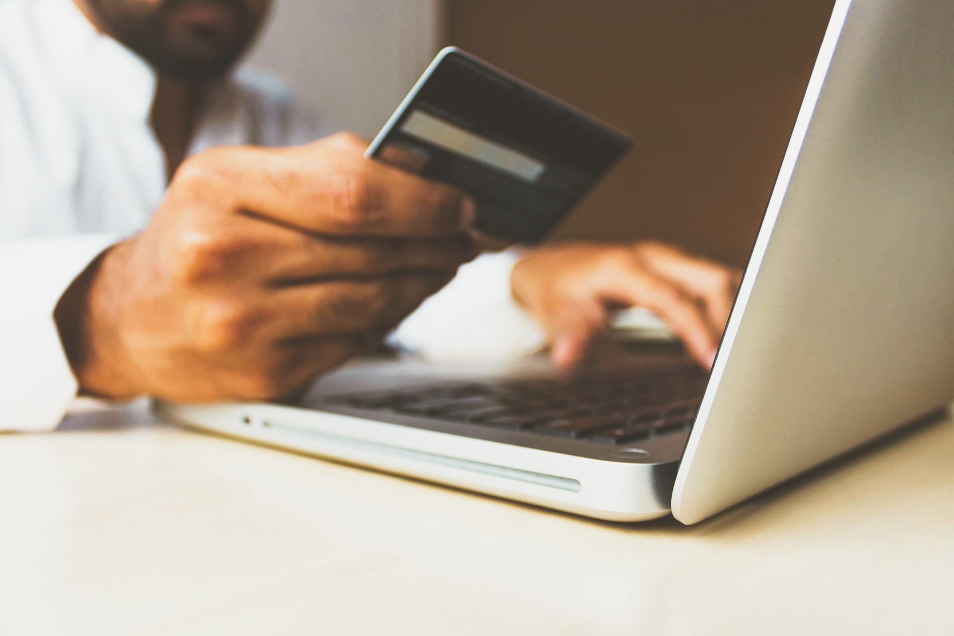 Moving Your Money as a Digital Nomad: Best Services for International Banking