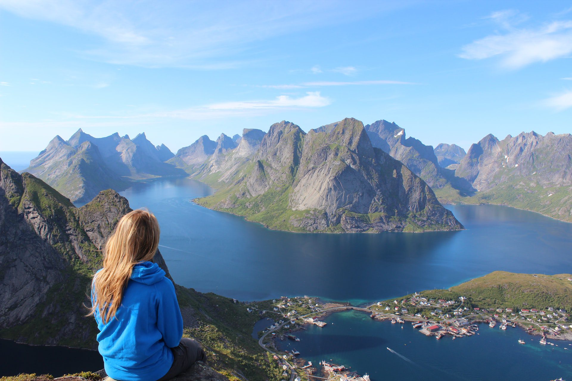 Are All Digital Nomads Minimalists?