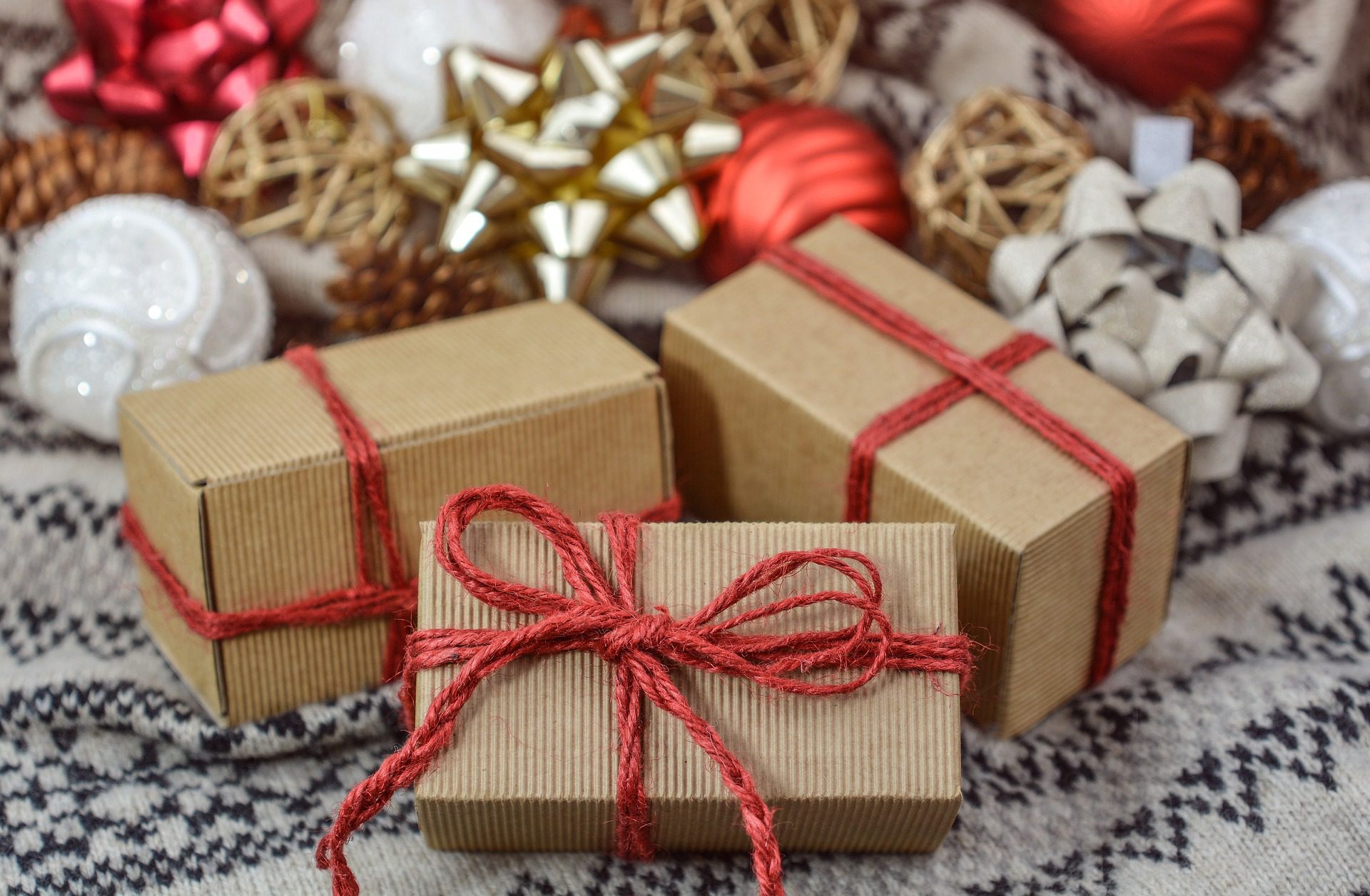 The Ultimate Christmas Gift Guide for Remote Workers and Digital Nomads