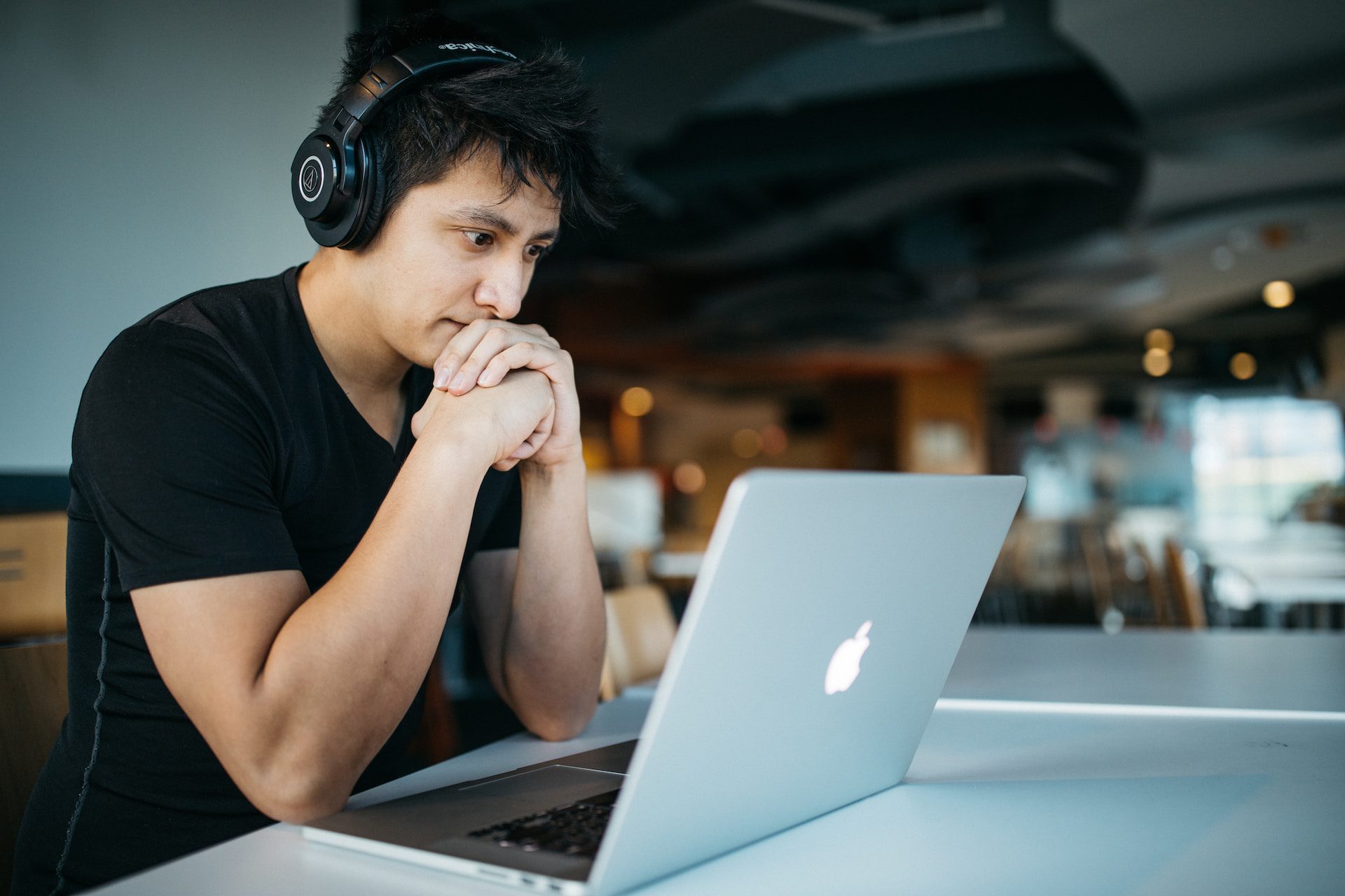 Running Your Business from Another Country: Essential Preparations and Tips