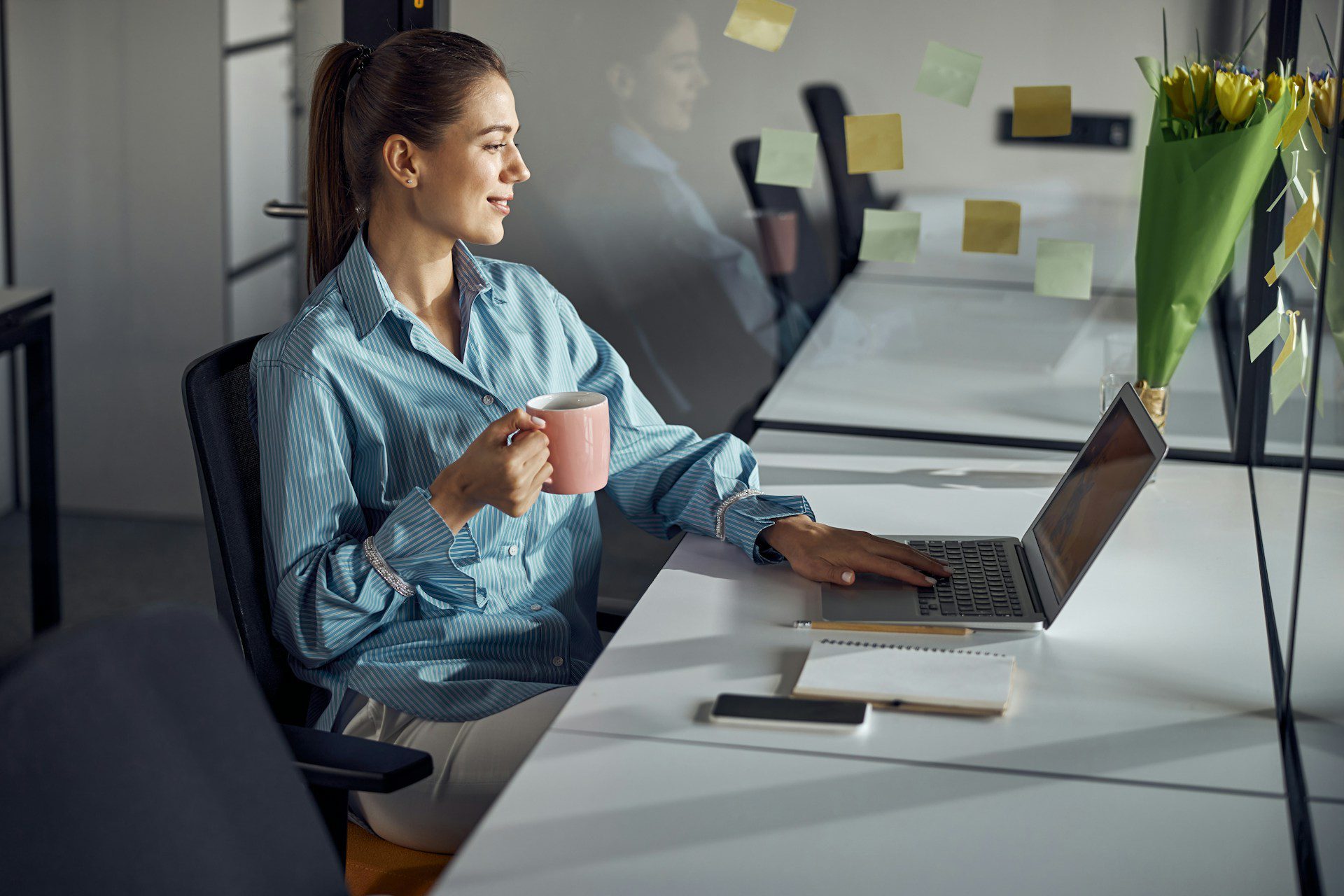 Hybrid Employees and Workations: What You Need to Know