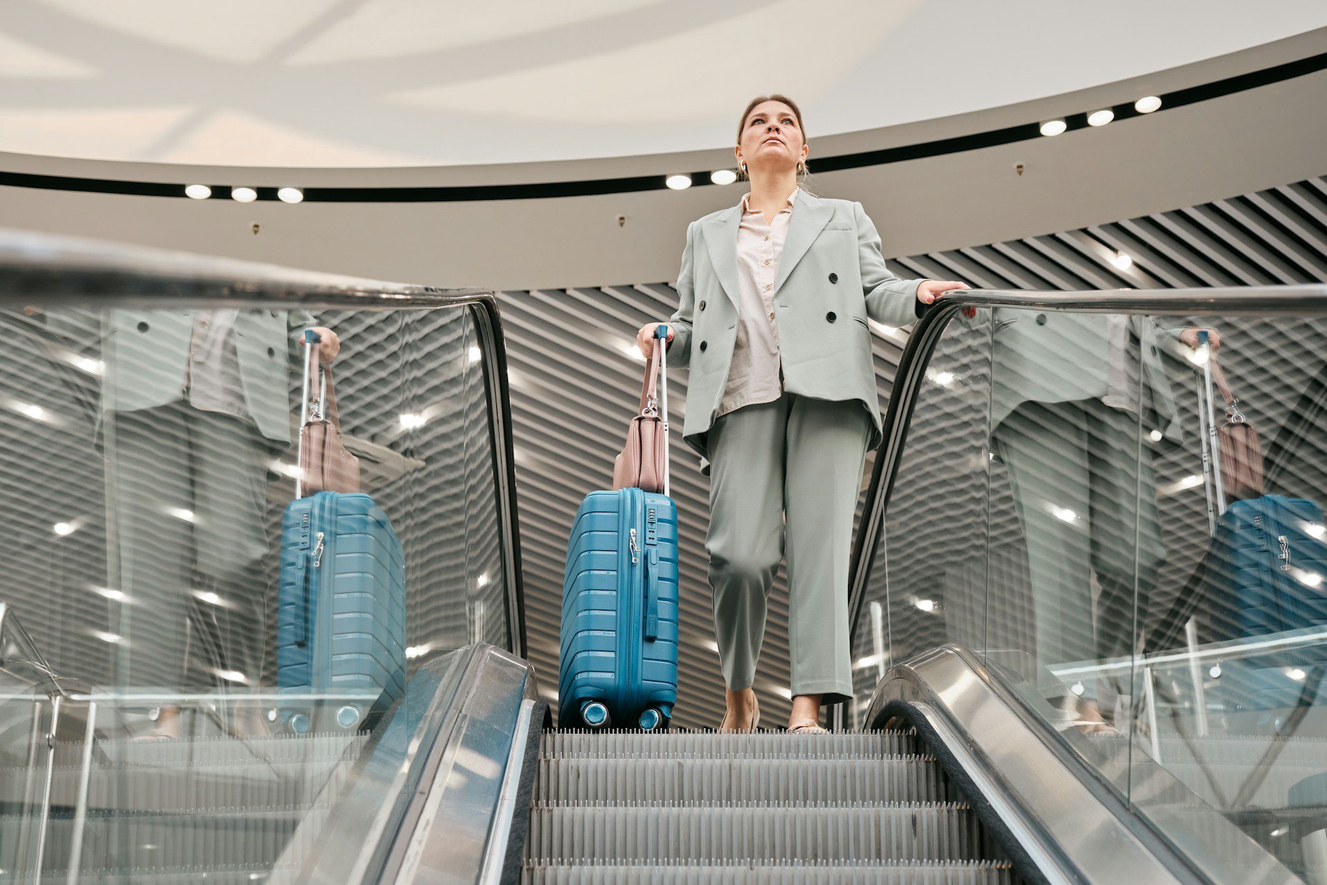 Top Companies That Pay You to Travel: Remote Jobs with Travel Perks