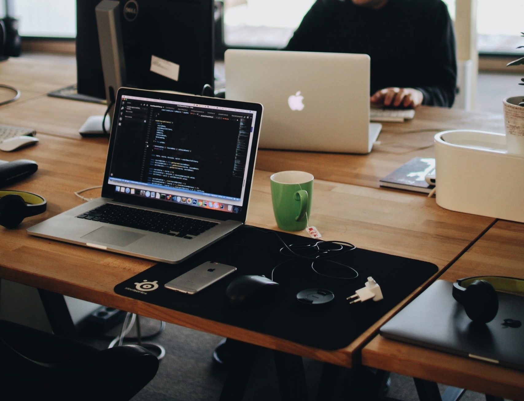Top 5 Benefits of Using Custom Mouse Pads for Digital Nomads